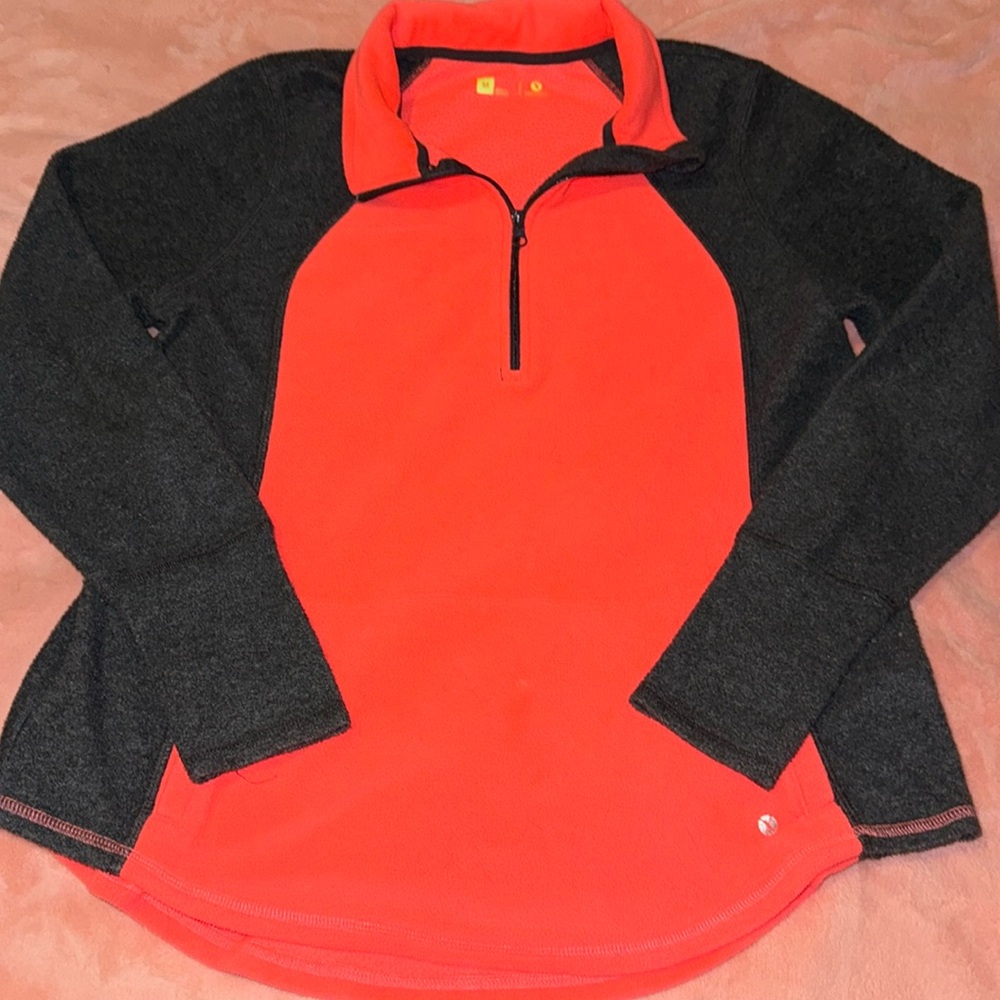 Women’s Zip-Up Sweater